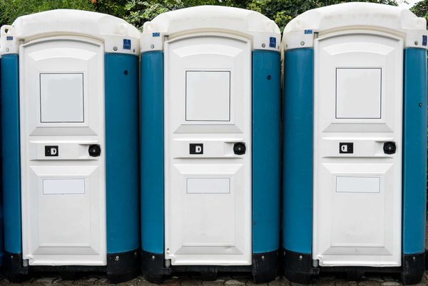 Quelles règles devez-vous suivre pour les toilettes sèches publiques ?