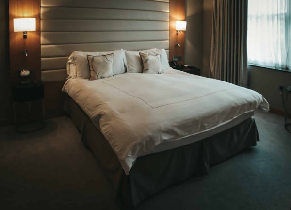 Une applique LED chambre pour créer l'ambiance