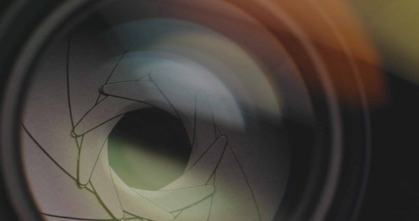 Caméras espions intelligentes : Quand la technologie anticipe