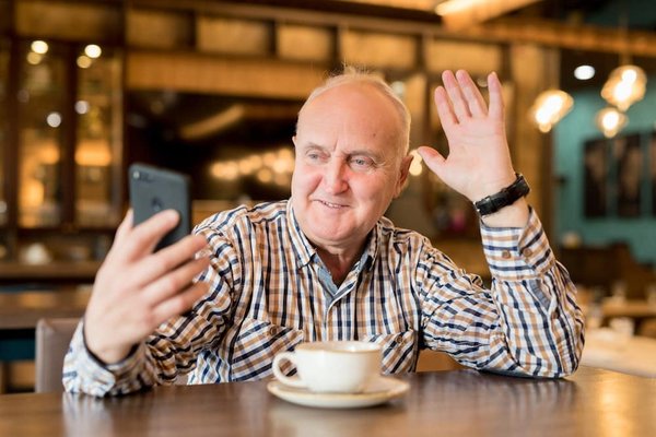 Comment optimiser votre profil LinkedIn pour une carrière dans le développement de logiciels pour la gestion des déchets urbains ?