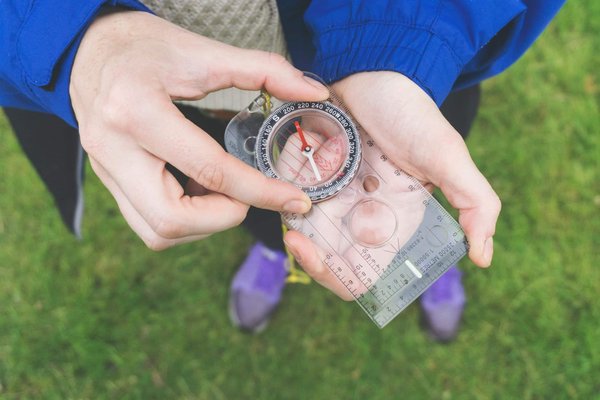 Analyse des motifs du voyage interdimensionnel dans la science-fiction